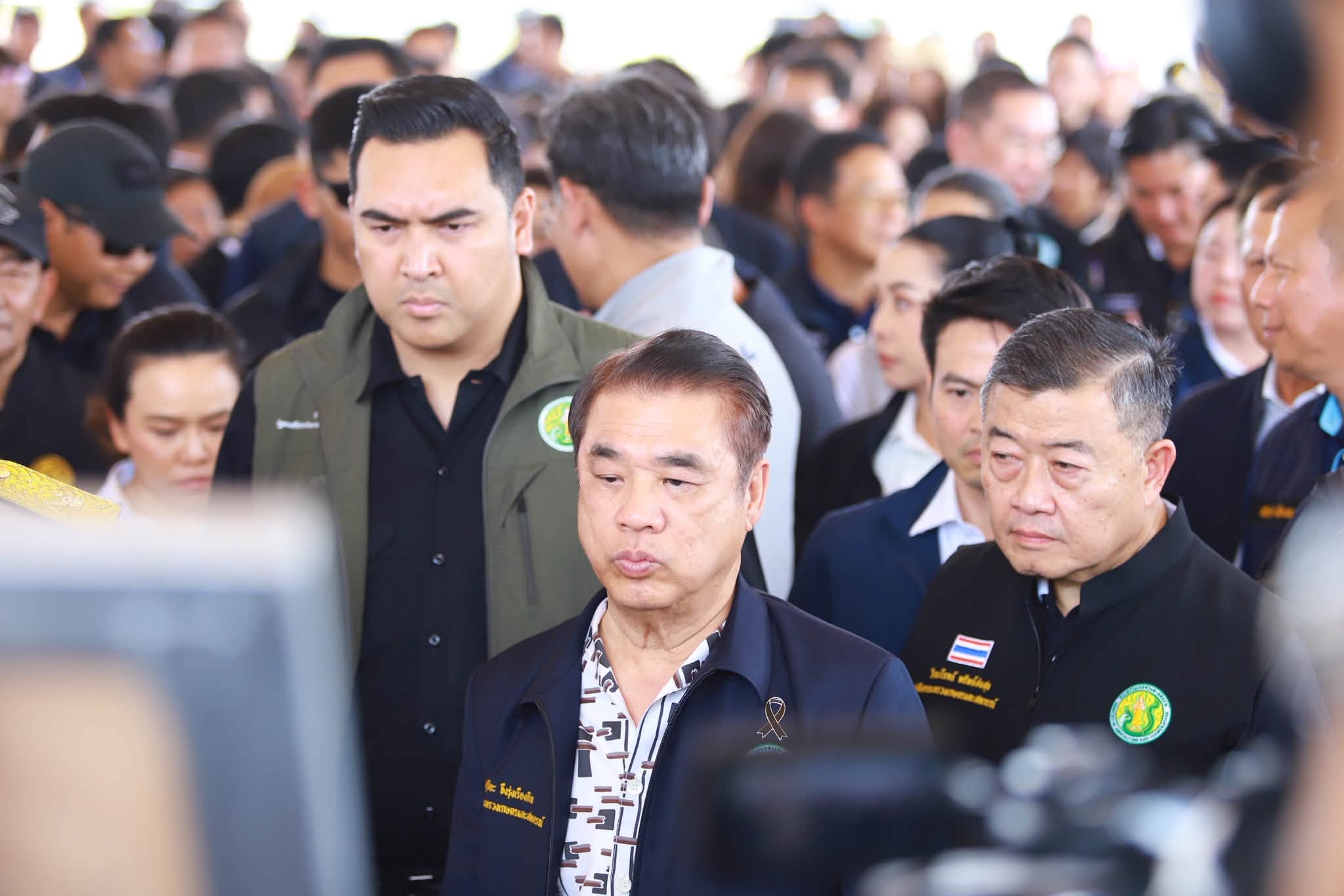 title - เลขาธิการ ส.ป.ก. พร้อมคณะ ร่วมลงพื้นที่กับคณะนายกรัฐมนตรี ติดตามการบริหารจัดการน้ำ เพิ่มศักยภาพระบายน้ำ ลดเสี่ยงน้ำท่วมหาดใหญ่ 